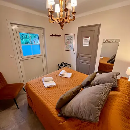 호텔 Le Ponteil 2*