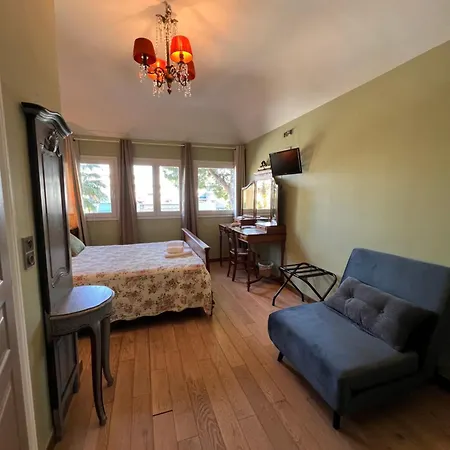 Le Ponteil 2* 앙티브