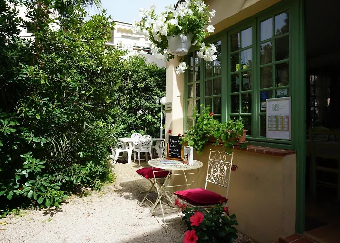 Le Ponteil 2* Αντίμπ