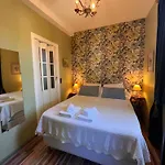 Hotel Le Ponteil 2*