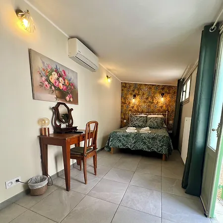 Le Ponteil Hotel 2*