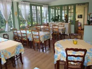 Le Ponteil アンティーブ