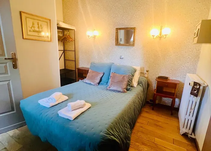 Le Ponteil 호텔 2*