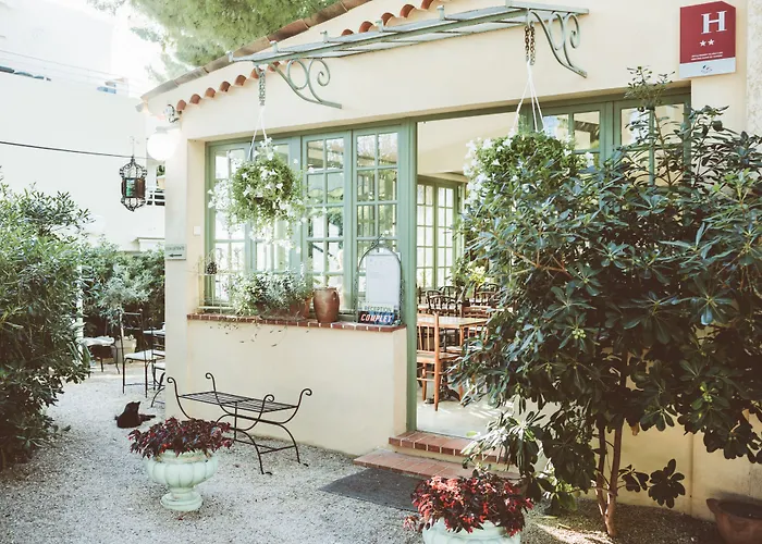 호텔 Le Ponteil 2*