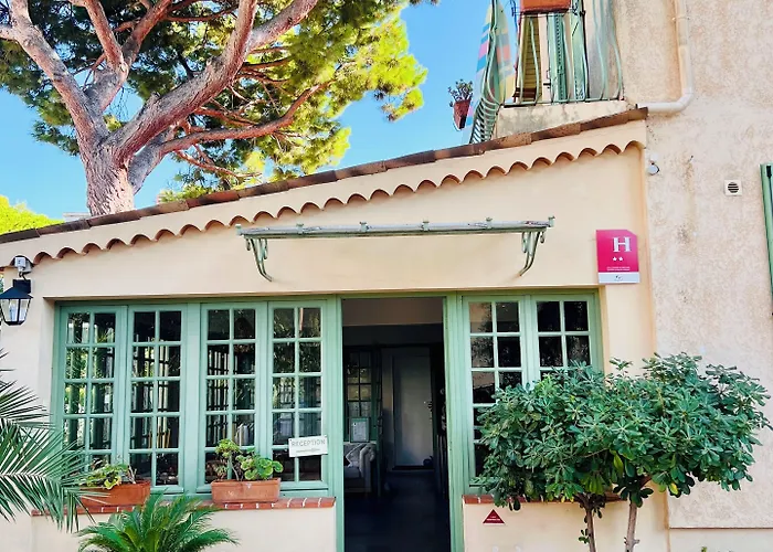 Le Ponteil 호텔 2*