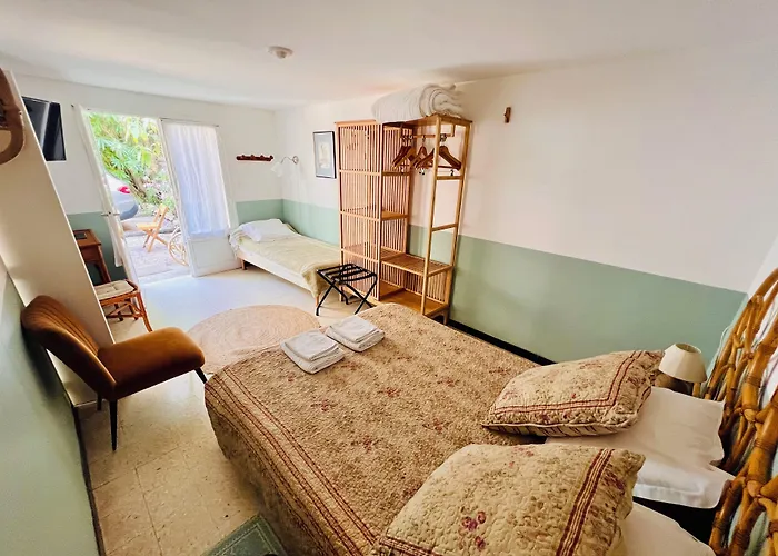 호텔 Le Ponteil 2*